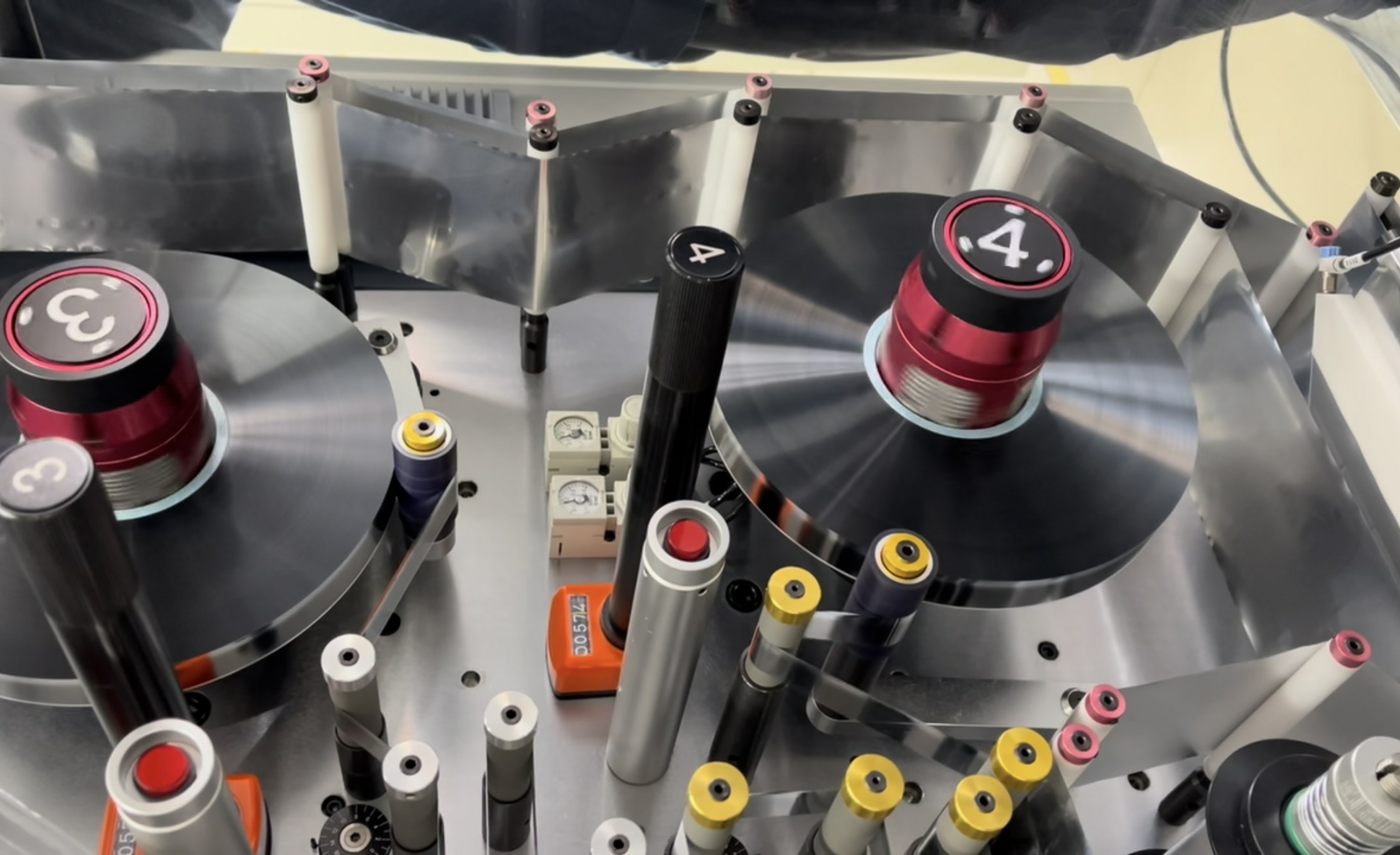 Arbeidsprinsipper for kondensator dielektriske materialer og ytelsesoptimalisering